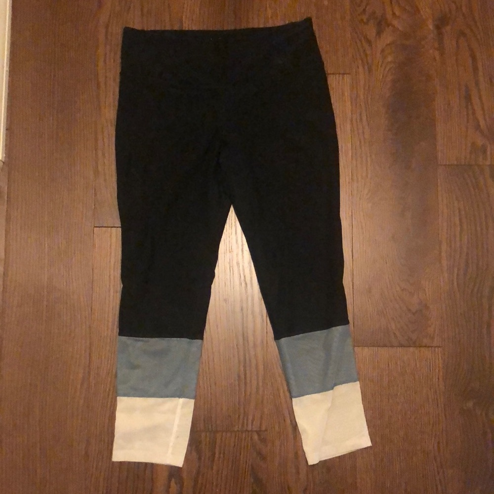 Women’s size medium Nike leggings